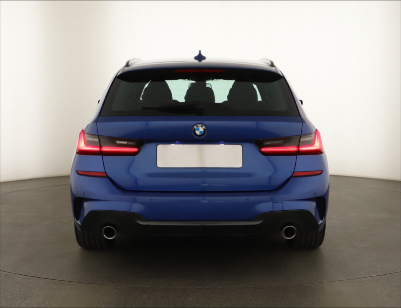 BMW 3, 2021
