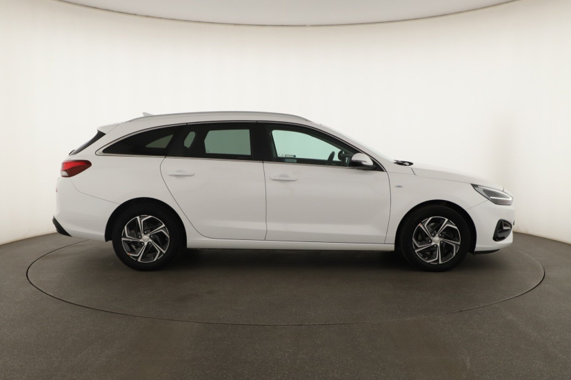 Hyundai i30, 2023