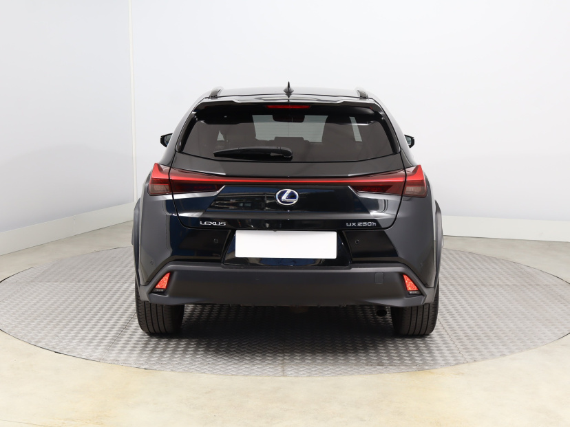 Lexus UX, 2023