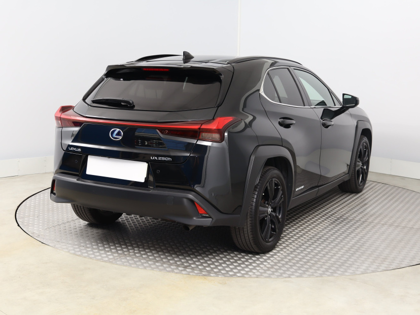 Lexus UX, 2023