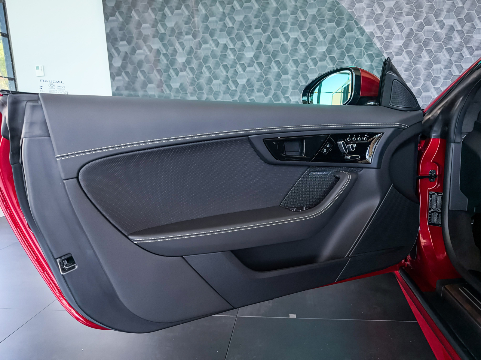 Jaguar F-Type - 2024