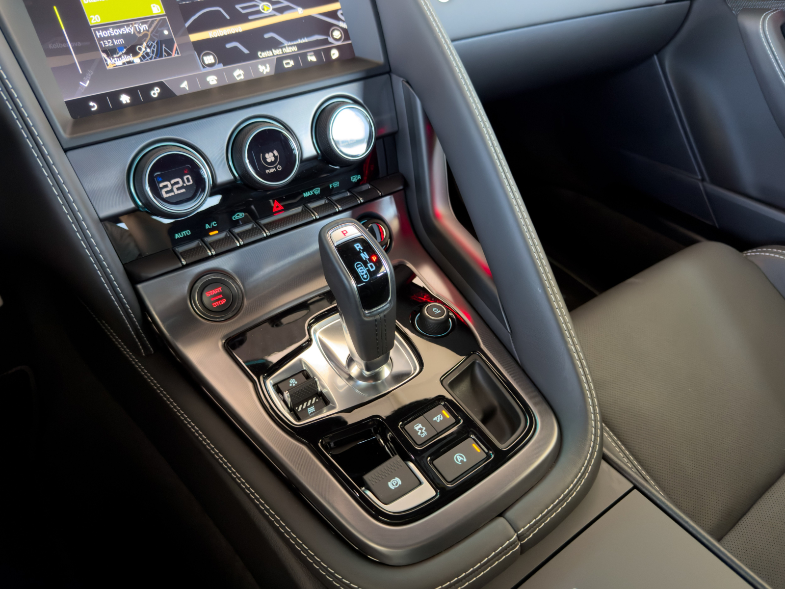 Jaguar F-Type - 2024