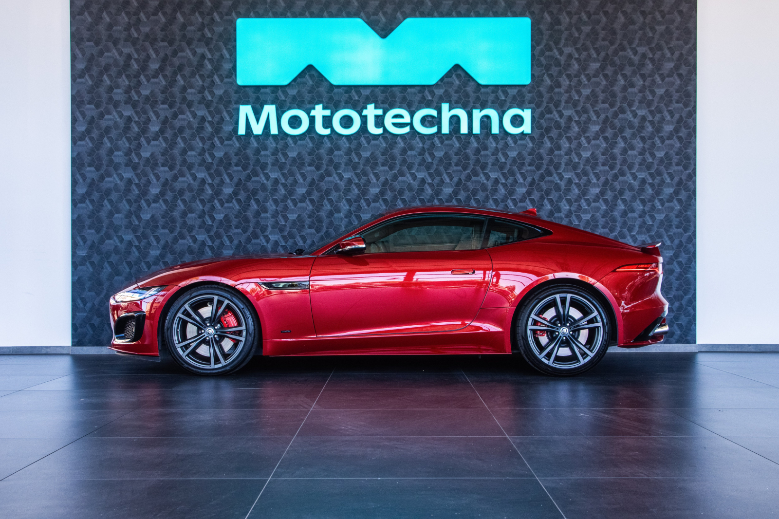 Jaguar F-Type - 2024
