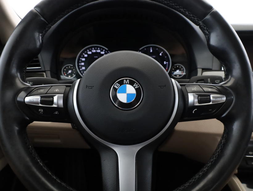 BMW 5, 2016