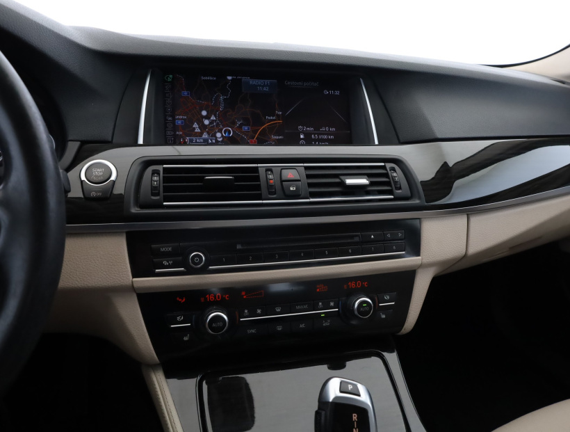 BMW 5, 2016