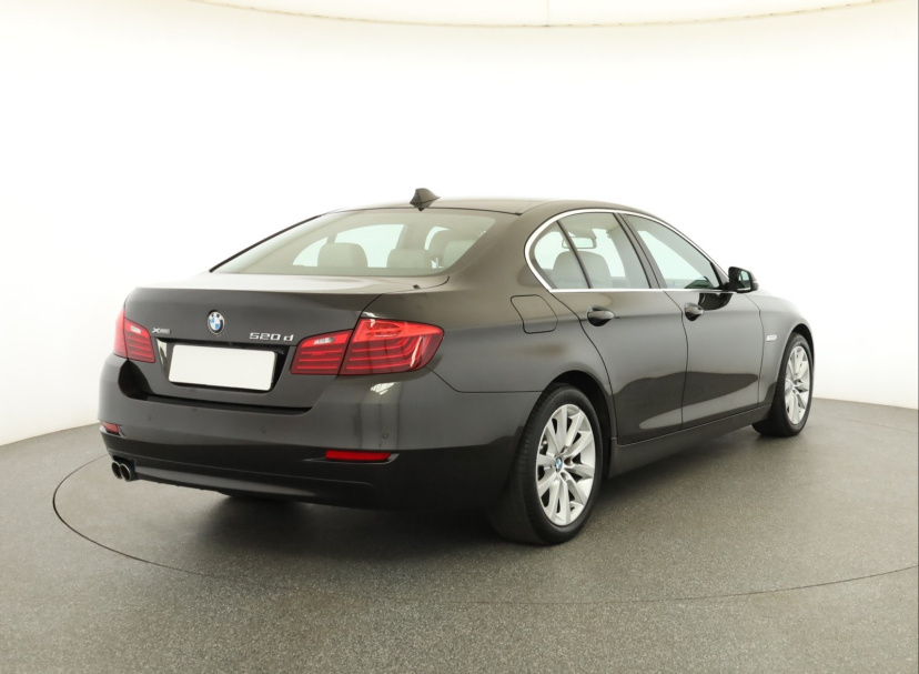 BMW 5, 2016