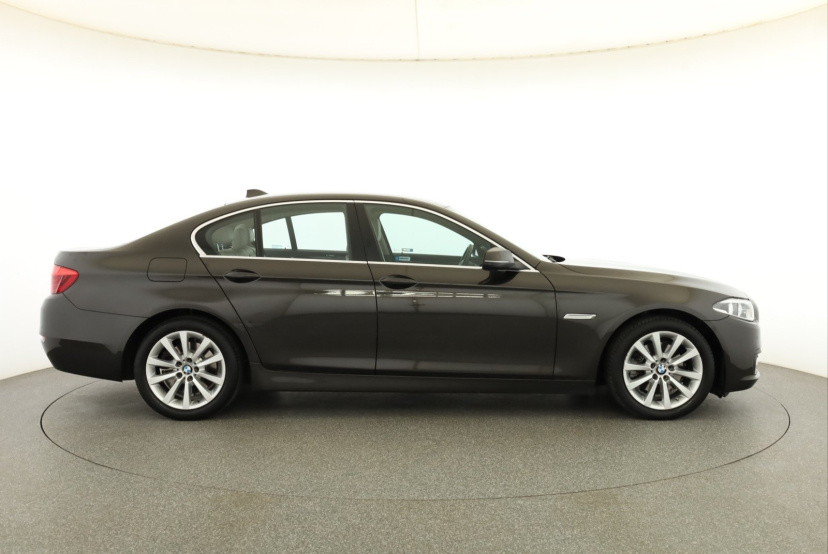 BMW 5, 2016