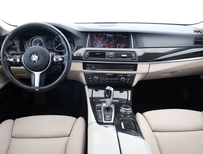 BMW 5, 2016