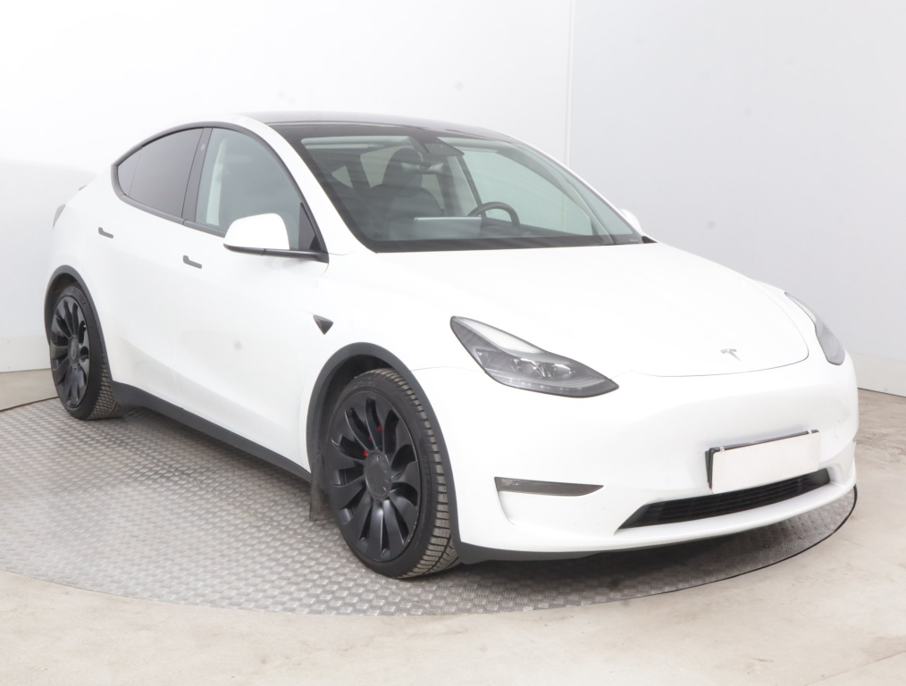 Tesla Model Y, 2022