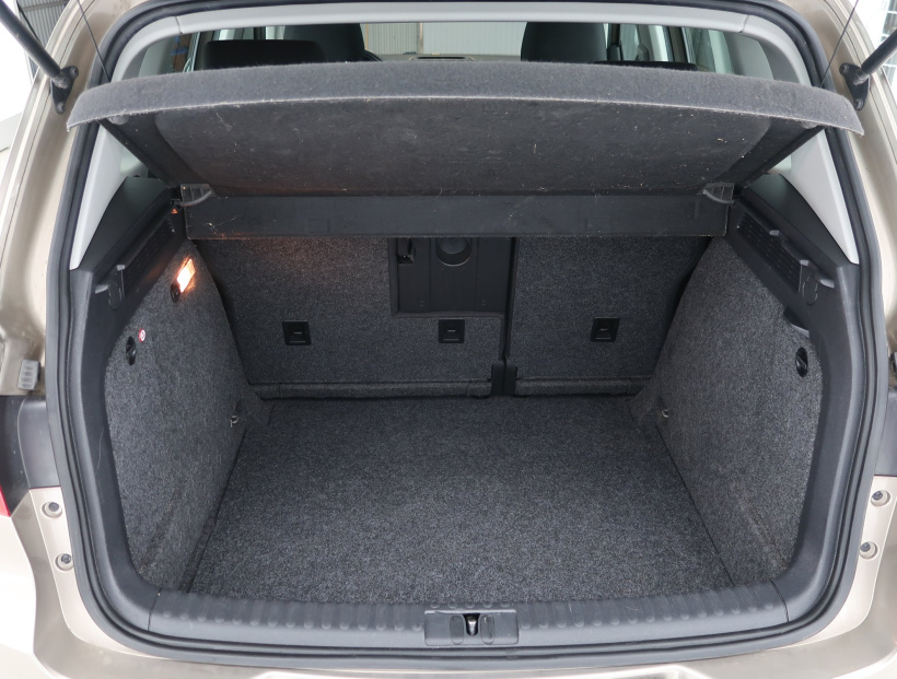 Volkswagen Tiguan, 2012