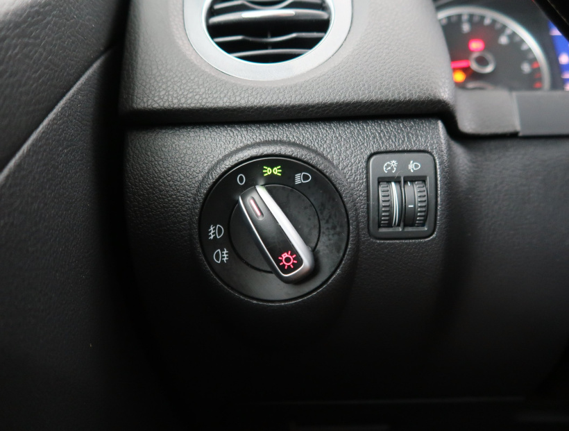 Volkswagen Tiguan, 2012