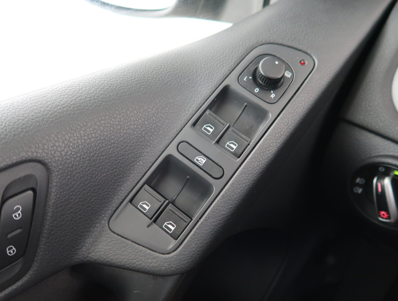 Volkswagen Tiguan, 2012