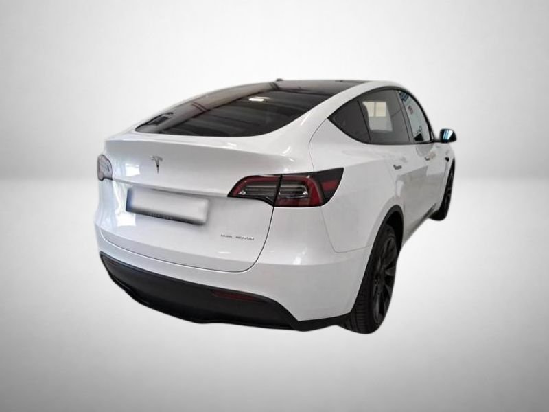 Tesla Model Y, 2022