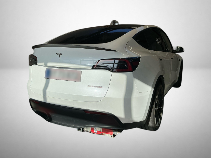 Tesla Model Y, 2023