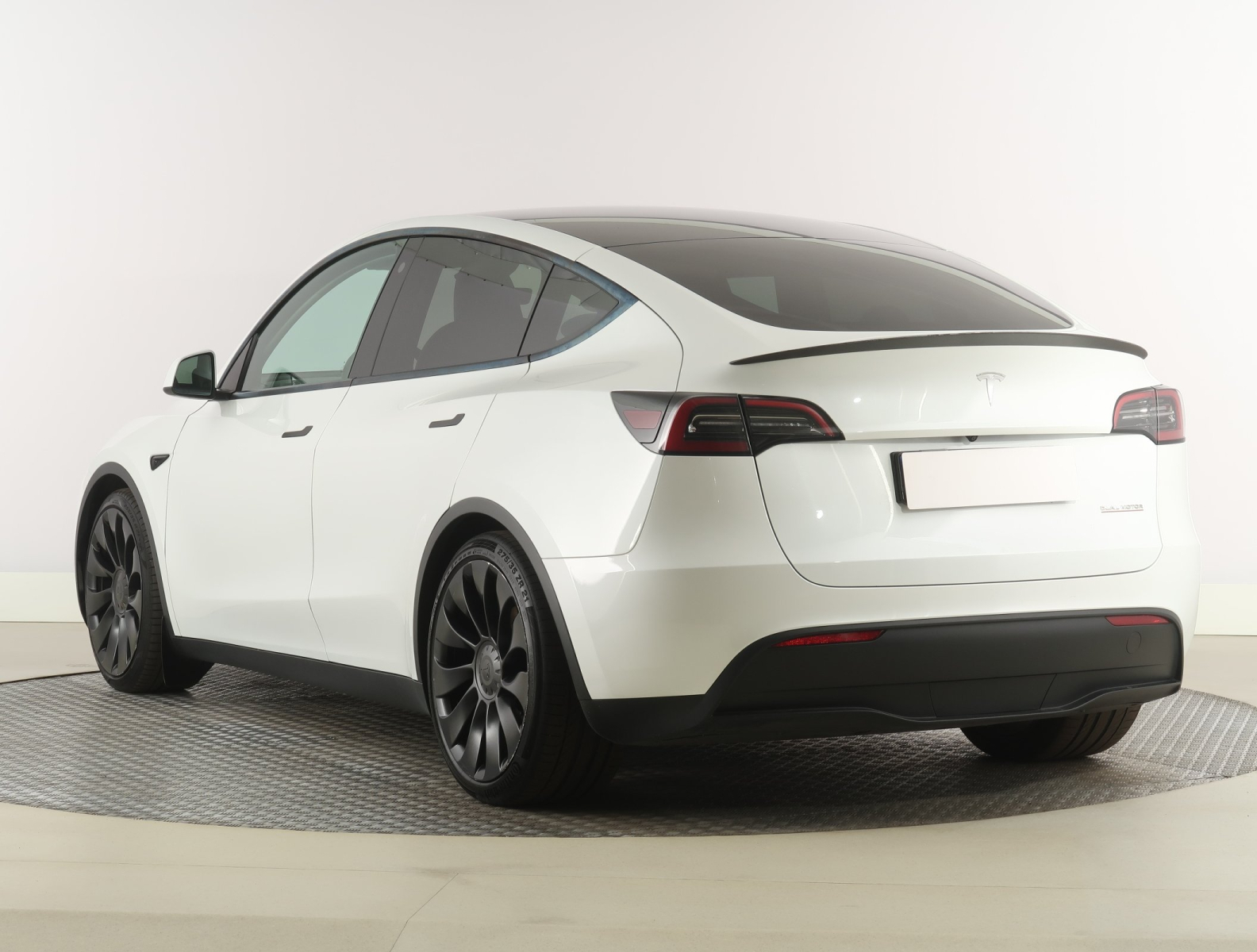 Tesla Model Y - 2023