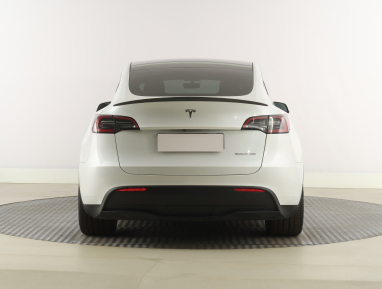 Tesla Model Y - 2023