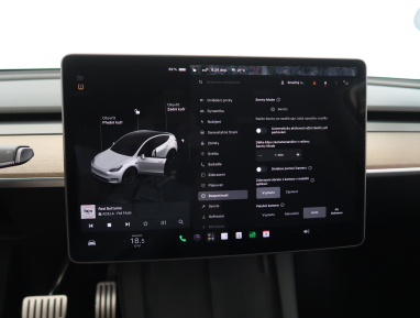 Tesla Model Y - 2023