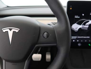 Tesla Model Y - 2023