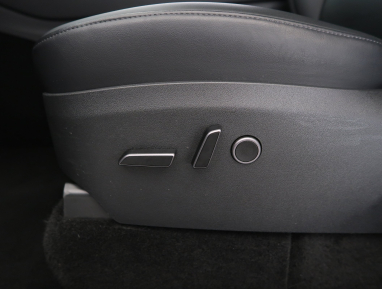Tesla Model Y - 2023