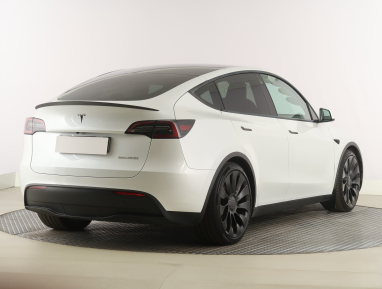 Tesla Model Y - 2023
