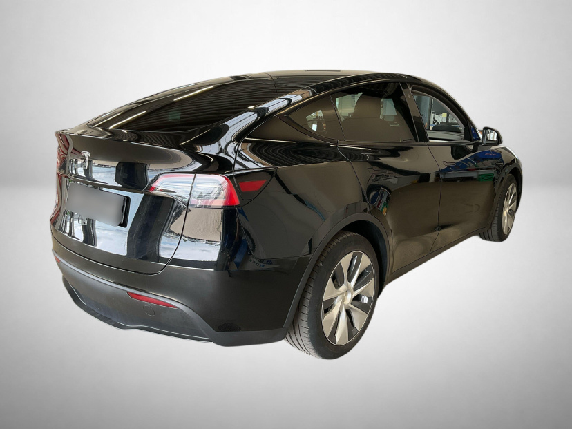Tesla Model Y, 2022