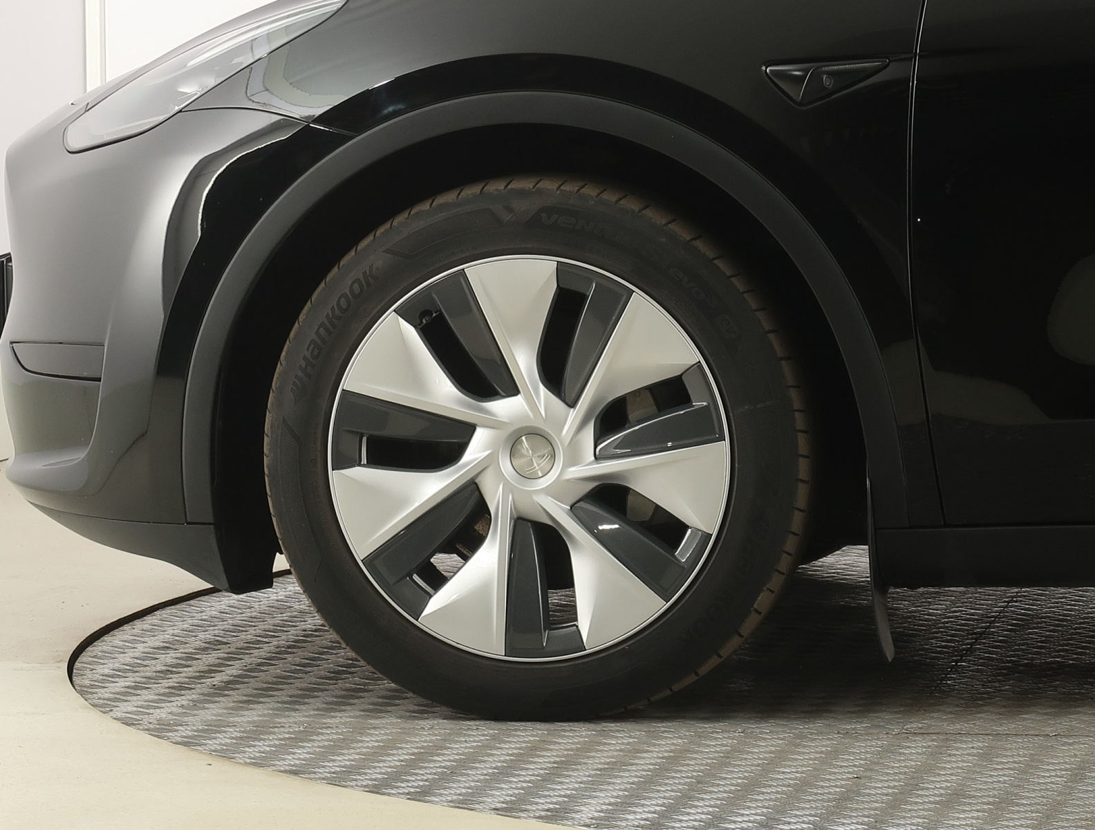 Tesla Model Y Standard Range – fotografie 20