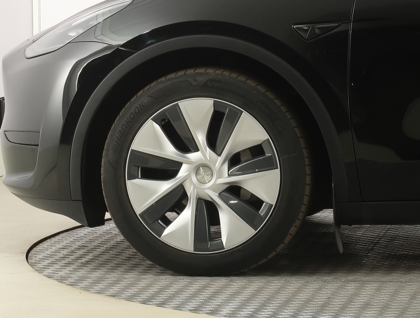 Tesla Model Y, 2022