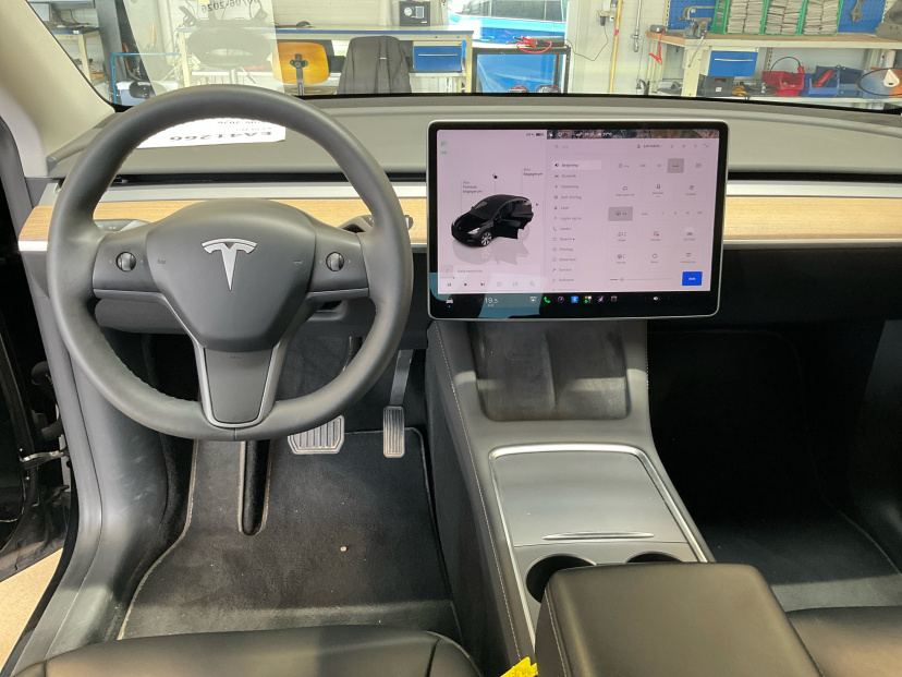 Tesla Model Y, 2022