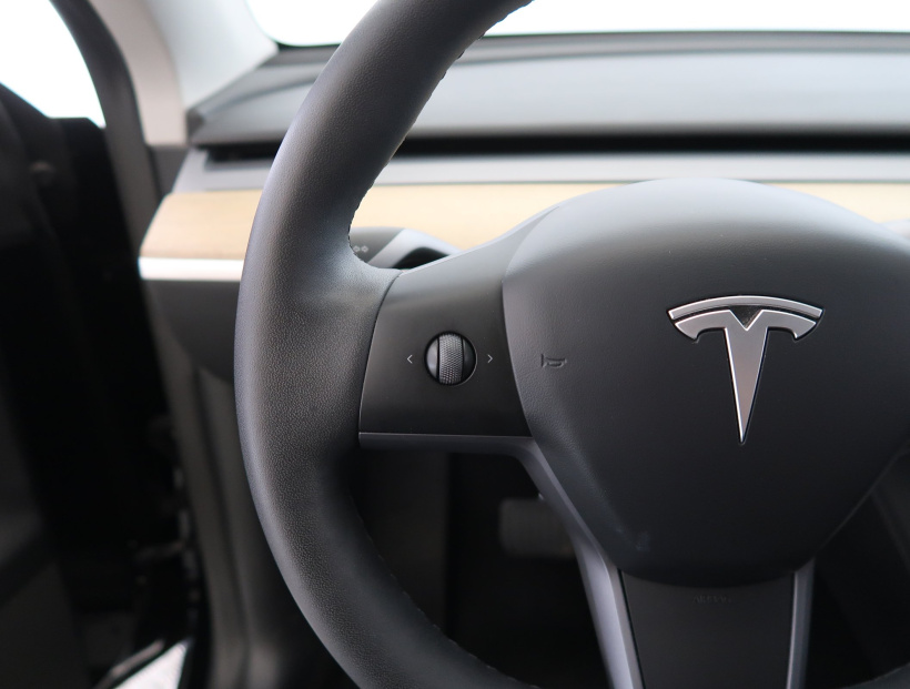 Tesla Model Y, 2022