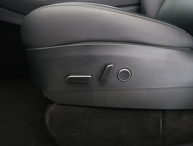 Tesla Model Y, 2022