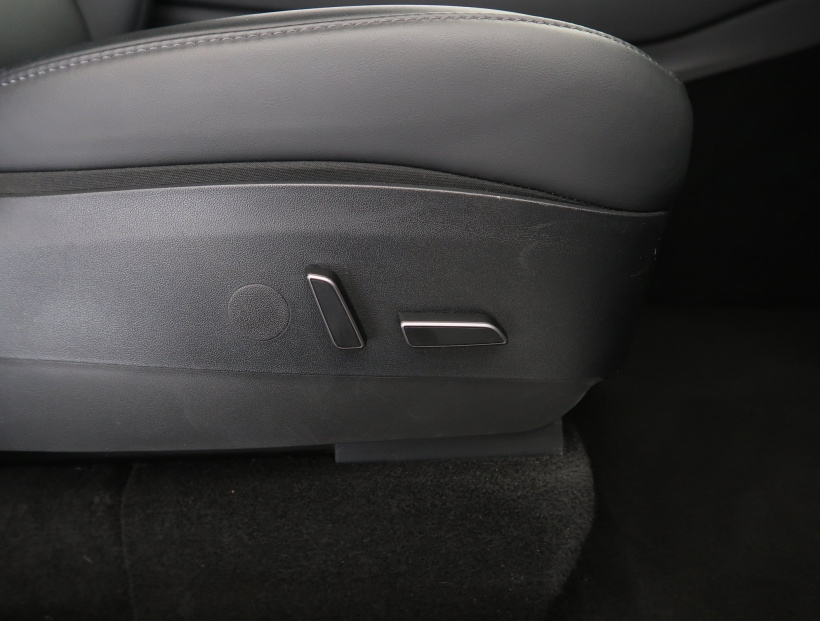 Tesla Model Y, 2022