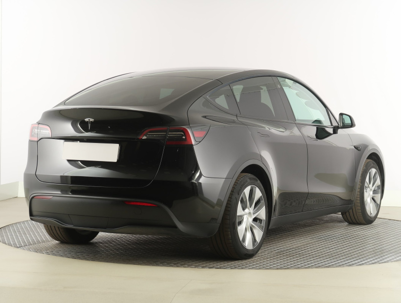 Tesla Model Y, 2022