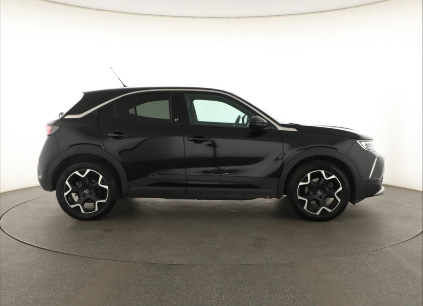 Opel Mokka-e, 2021