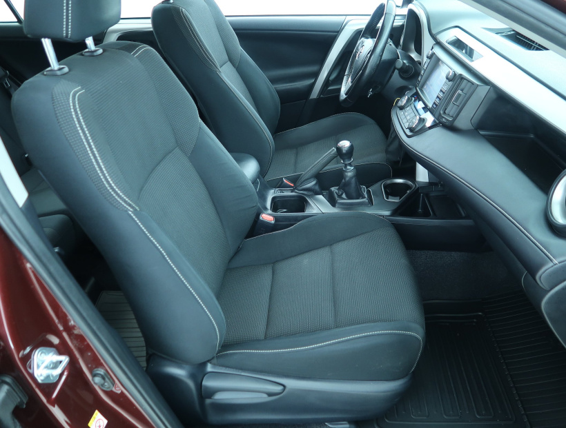 Toyota RAV 4, 2016