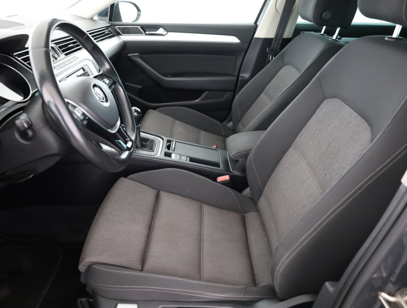 Volkswagen Passat, 2017