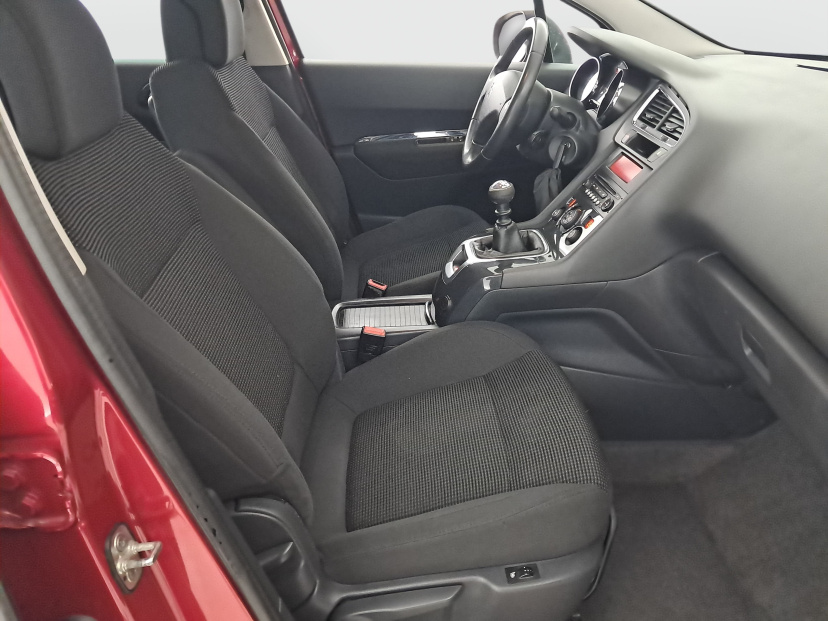 Peugeot 5008, 2012