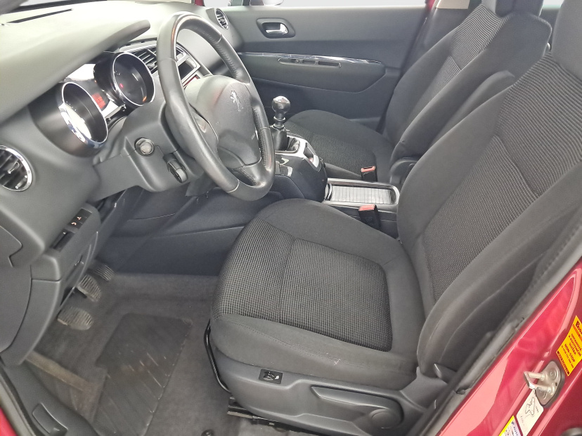 Peugeot 5008, 2012