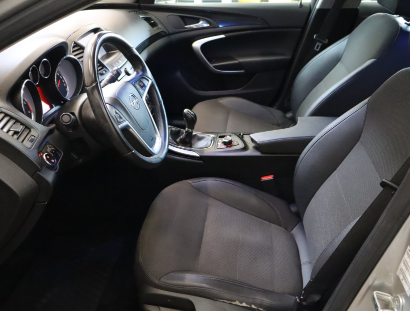 Opel Insignia, 2009
