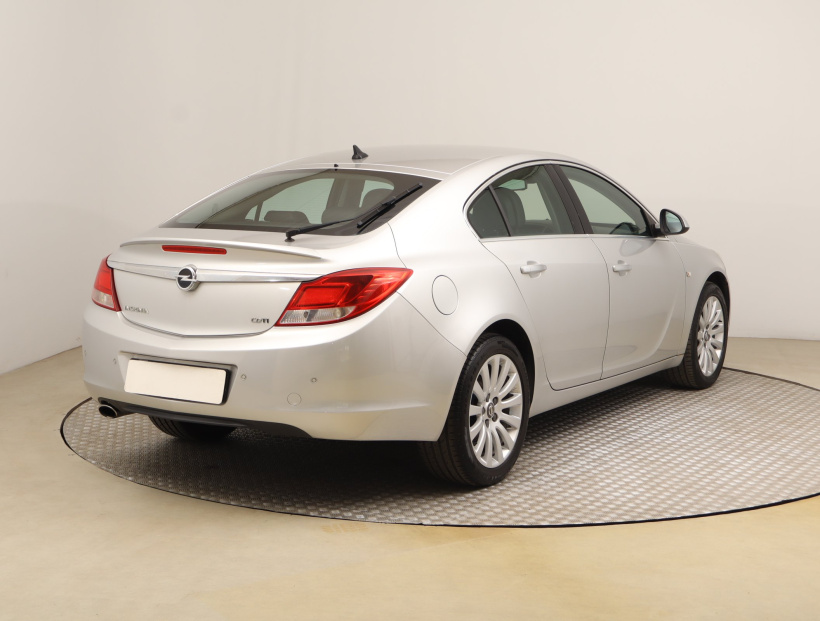 Opel Insignia, 2009