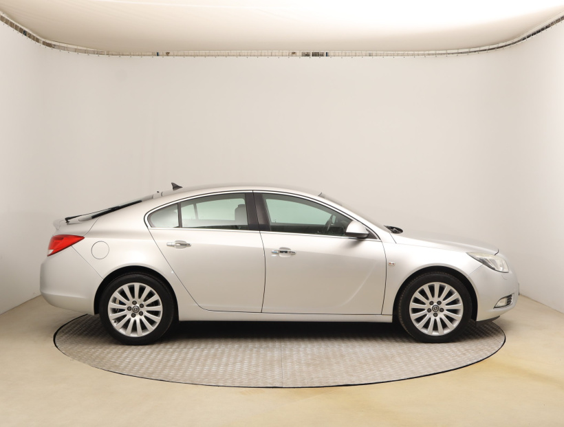 Opel Insignia, 2009