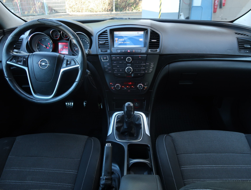 Opel Insignia, 2012