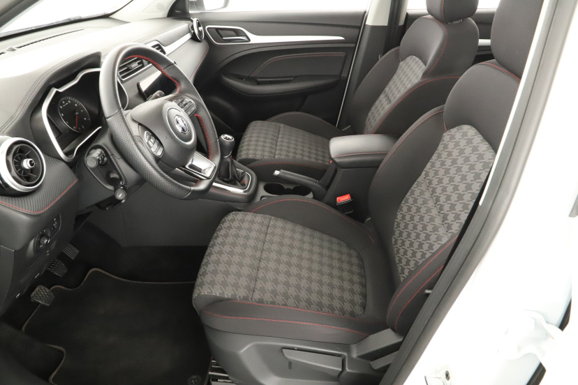 MG ZS SUV, 2024