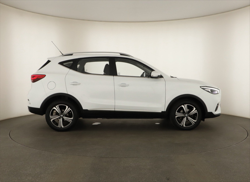 MG ZS SUV, 2024