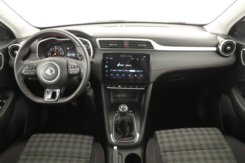 MG ZS SUV, 2024