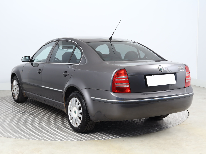 Škoda Superb, 2005