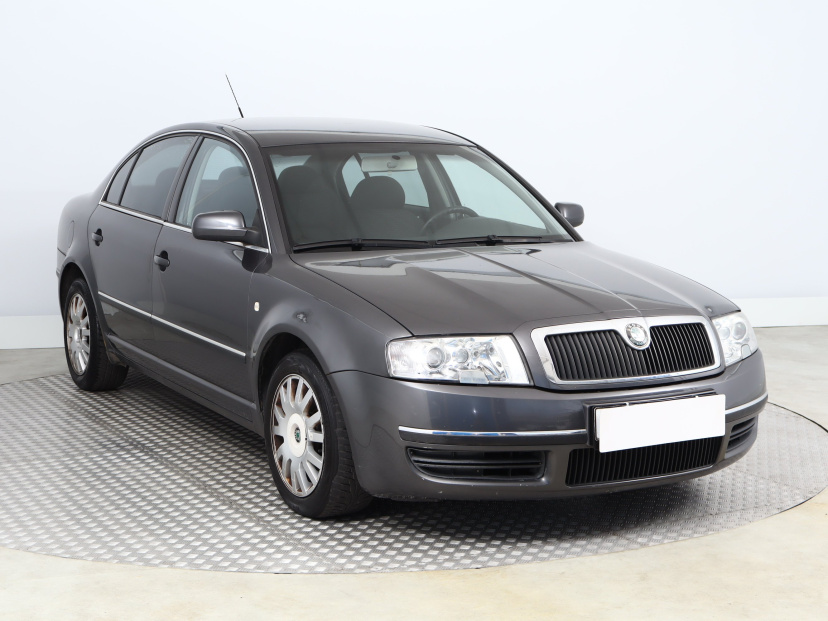 Škoda Superb, 2005