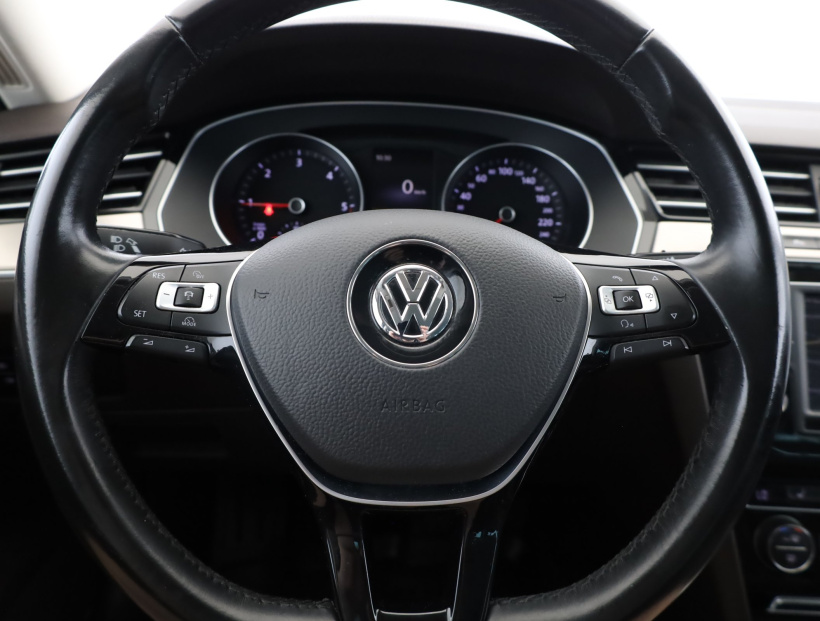 Volkswagen Passat, 2015