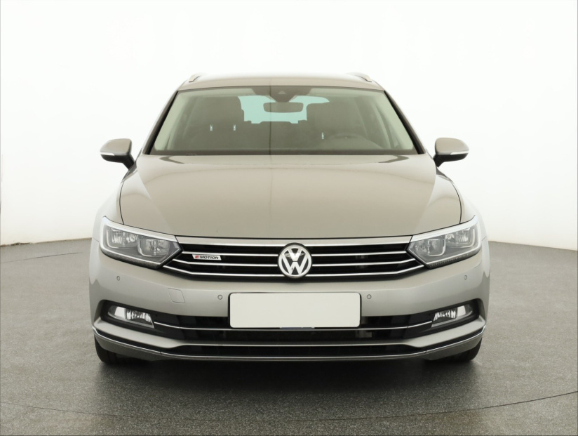 Volkswagen Passat, 2015