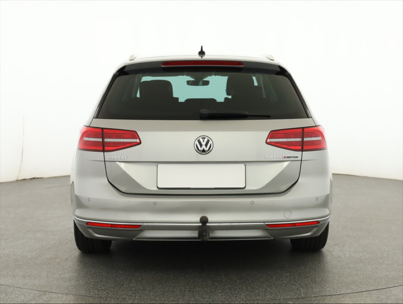 Volkswagen Passat, 2015