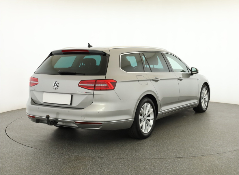 Volkswagen Passat, 2015
